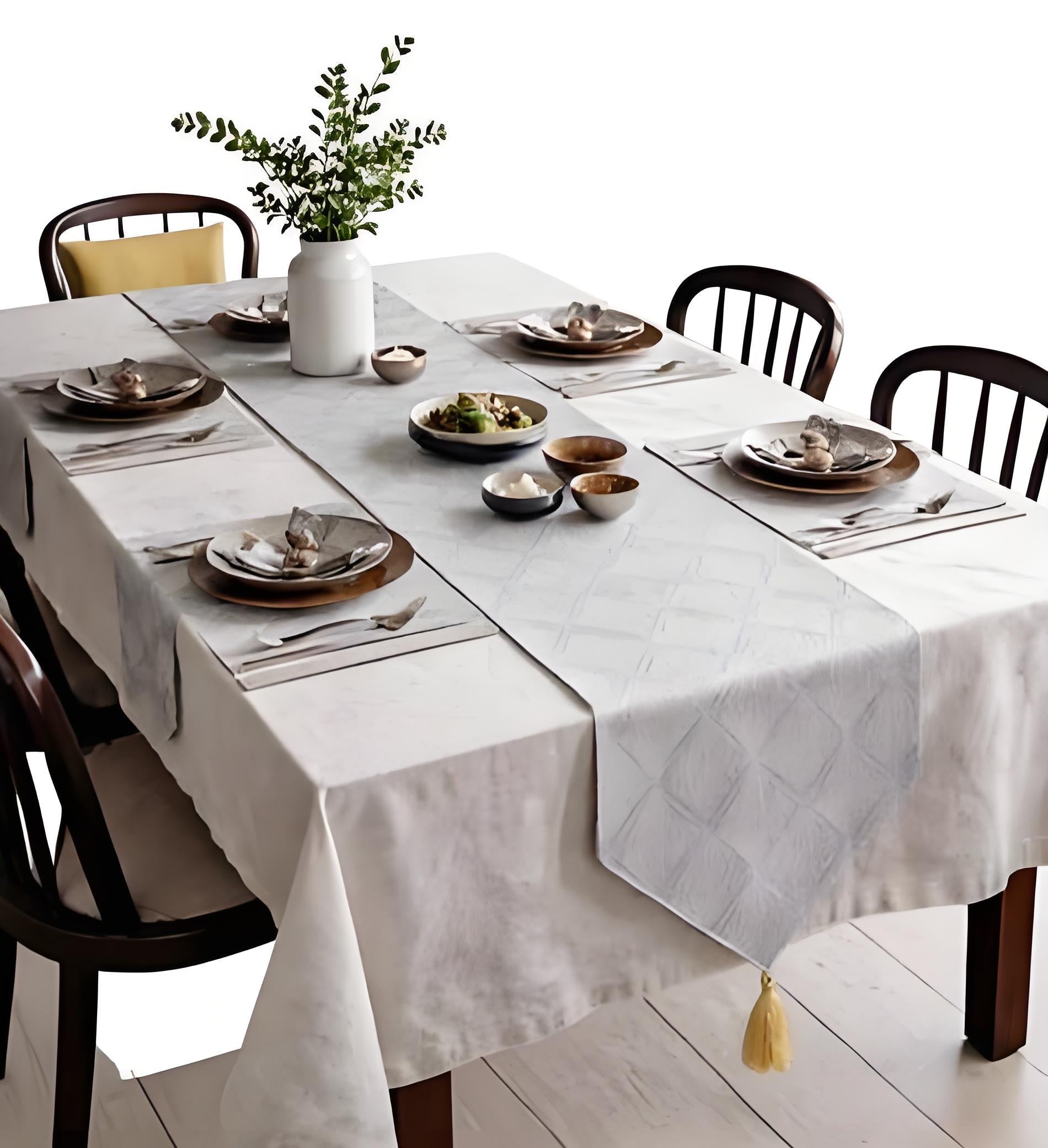 Silver Mirage Table Runner With 4 Mats