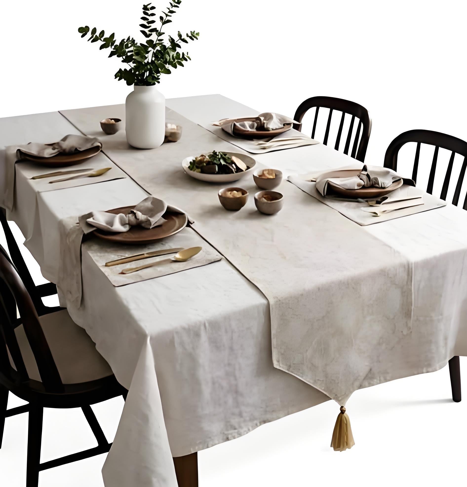 Golden Dew Table Runner With 4 Mats