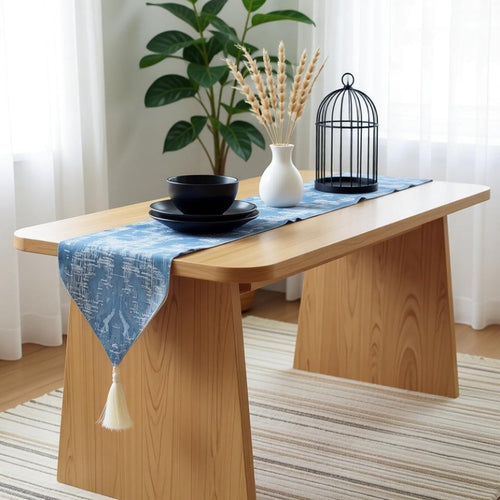 Blue Damask Elegance Table Runner With 4 Mats